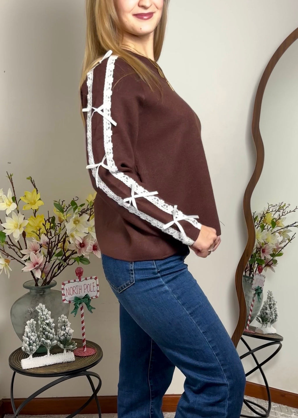 Camisola com laços e renda